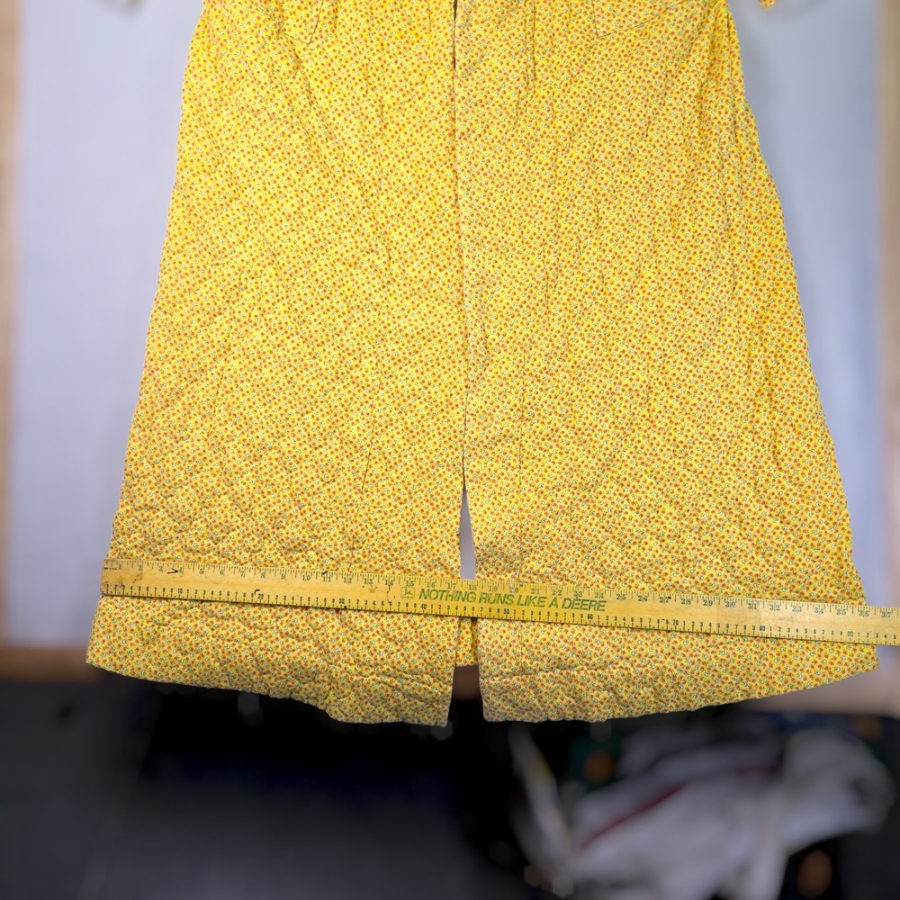 VTG Floral Robe Women's Quilted House Coat TALL Handmade Yellow Lace Pockets USA - Picture 4 of 9